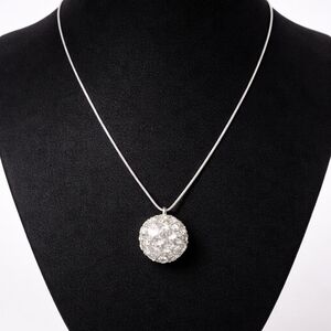 Elegant Silver Pendant Necklace